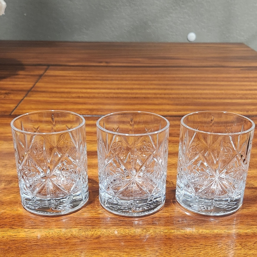 Dewar's Set of 3 Embossed Celtic Knot Scotch  Whiskey Clear Glasses